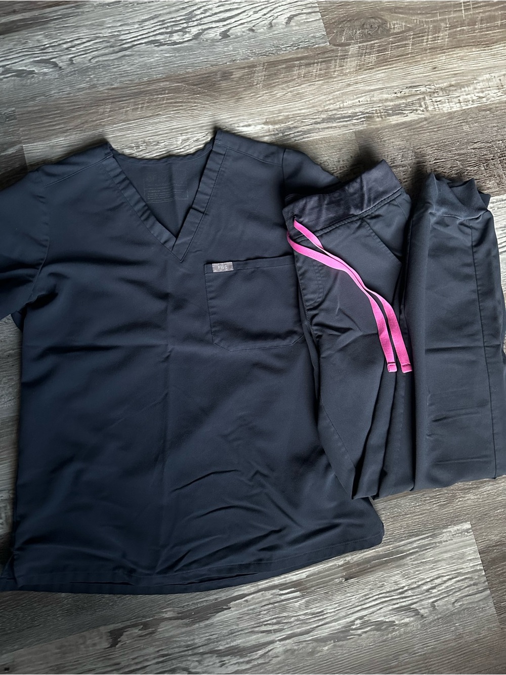 Night sky Zamora jogger & Catarina one pocket scrub top both small